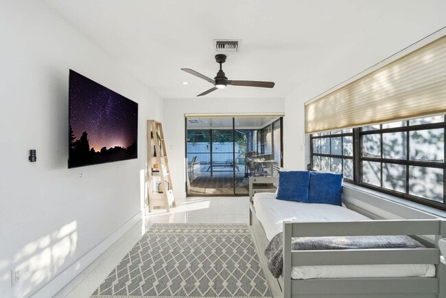 Foto del edificio - 208 Erie Dr