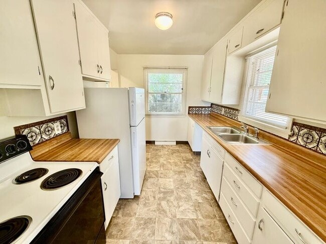 Large 2 bedroom, 2 bath Duplex with Attached 1 car garage in West Loveland, CO - Large 2 bedroom, 2 bath Duplex with Attached 1 car garage in West Loveland, CO House