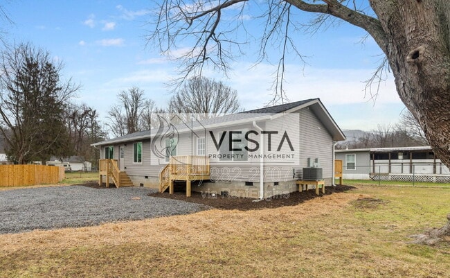 Building Photo - 61 Scates St