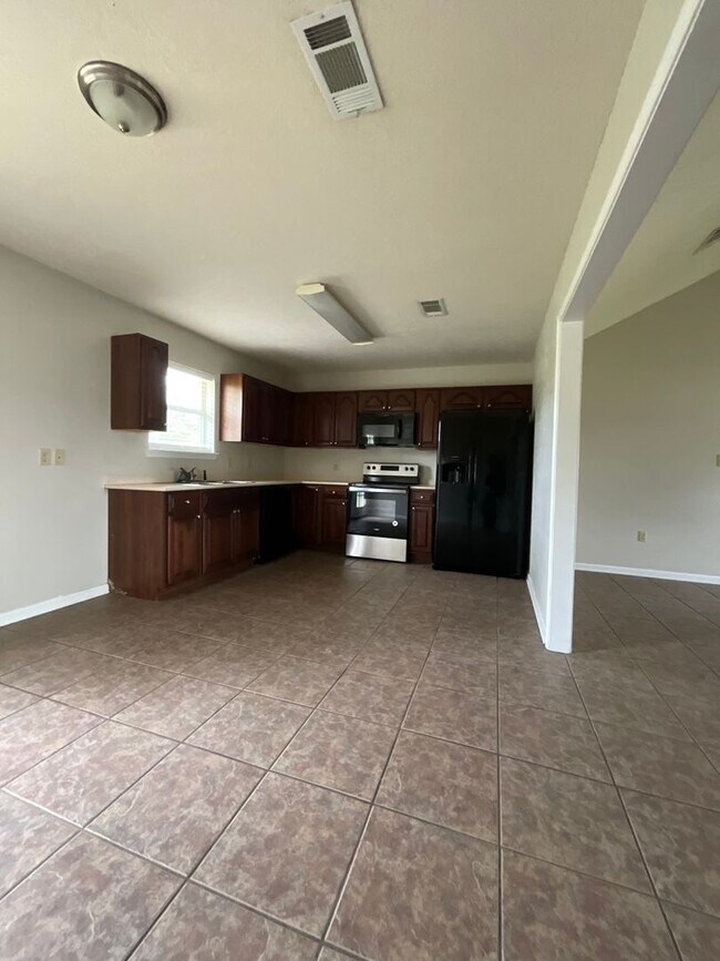 Foto del edificio - 1709 Maplewood St