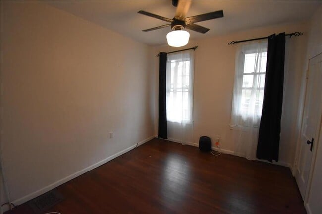 Building Photo - 730 Bushkill St