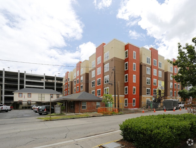 Lofts en 13th y Olive - 13th & Olive Apartments