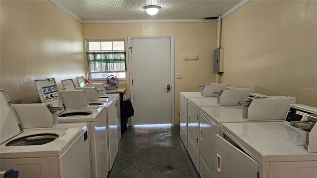 Foto del edificio - 1001 N Plantation Dr