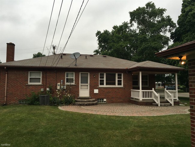 Building Photo - 3 br, 1.5 bath House - 11246 Busch Ave