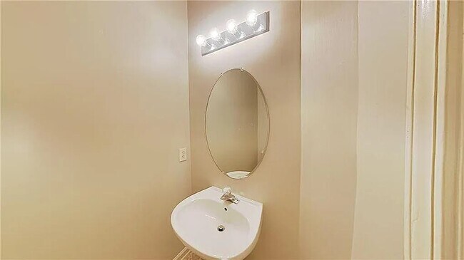 Foto del edificio - 1485 Cove Creek Cir
