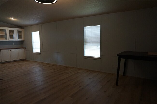 Building Photo - 8786 Scarlet Oak