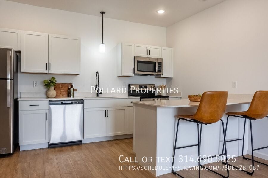 Primary Photo - 322 Parkview Dr