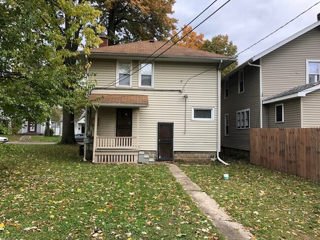 Building Photo - 3406 Robinwood Dr
