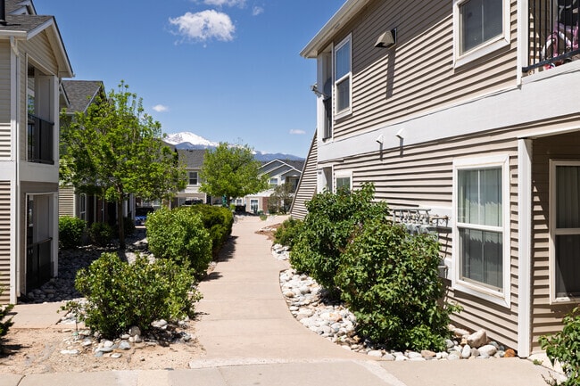 Building Photo - Fountain Springs