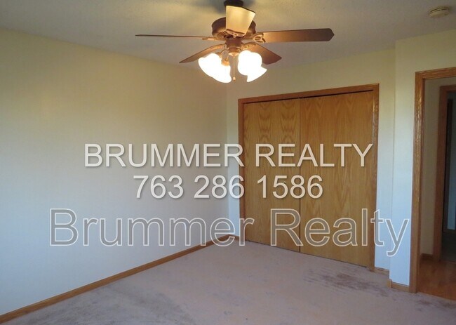 Foto del edificio - 5584 154th Ln NW