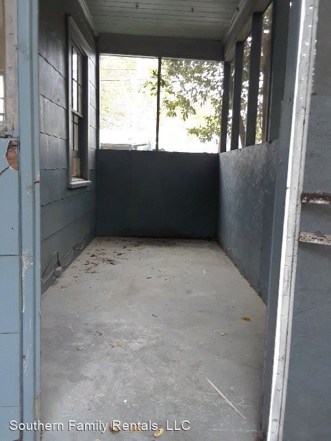 Building Photo - 3 br, 1 bath House - 818 NORTH CHURCH