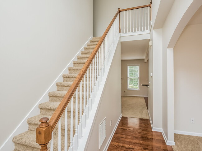 Building Photo - 3067 Woodbridge Ln