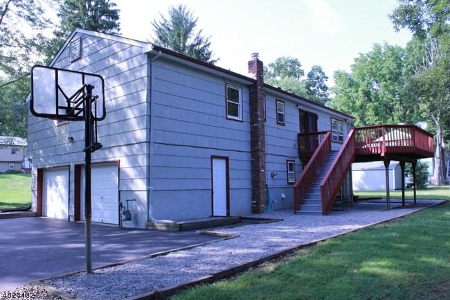 Building Photo - 31 Brookside Ave