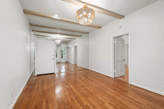 Foto del edificio - 340 N Oakhurst Dr