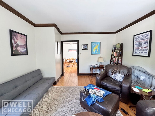 Building Photo - 4208 N Clark St