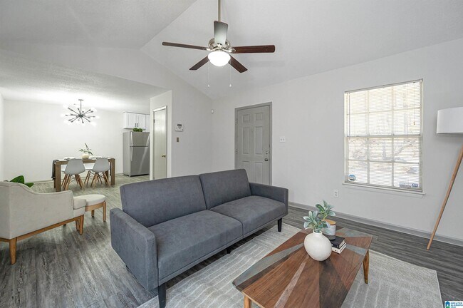 Building Photo - 411 Valley Crest Dr