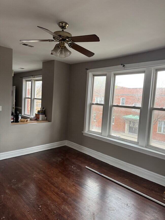 Foto del edificio - 3706 W Roscoe St