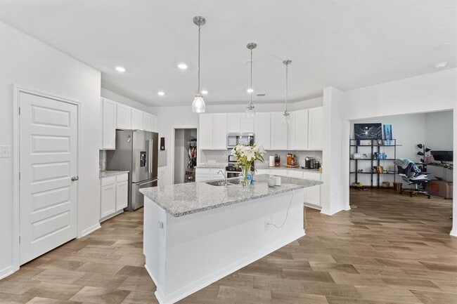 Building Photo - 4010 Shady Palmetto Dr