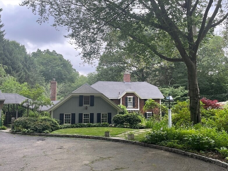 Foto principal - 719 Bay Rd