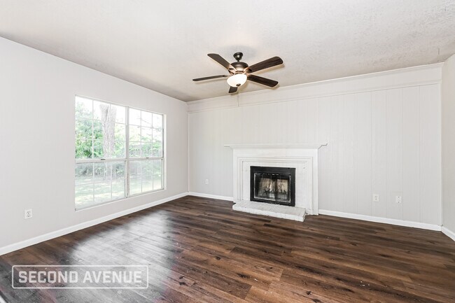Foto del edificio - 2712 Creekwood Ln