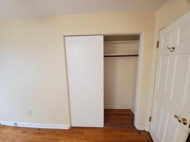 Building Photo - 1021 N Tremain St