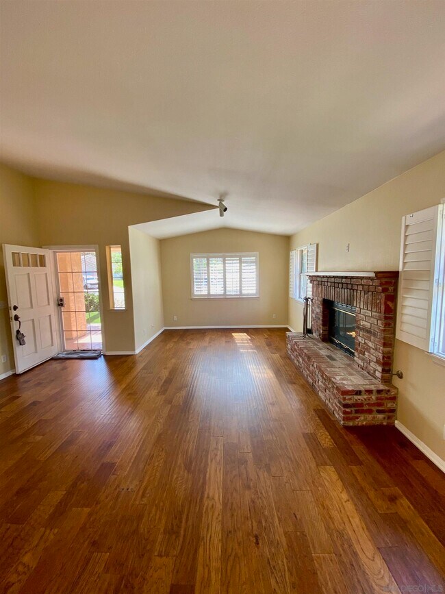 Foto del edificio - 1162 Meadow Lake Dr