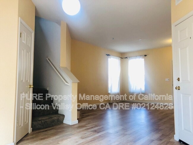 Building Photo - 4175 Renaissance Dr