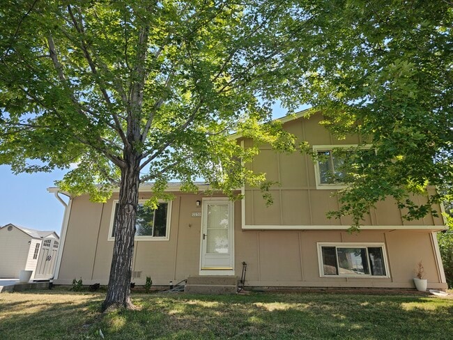 Building Photo - 2230 Cleo St