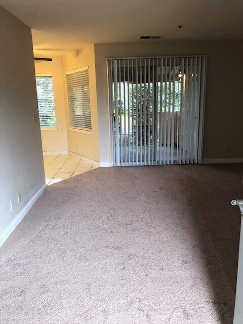 Building Photo - Top Floor Condo Available in Brook Meadow ...