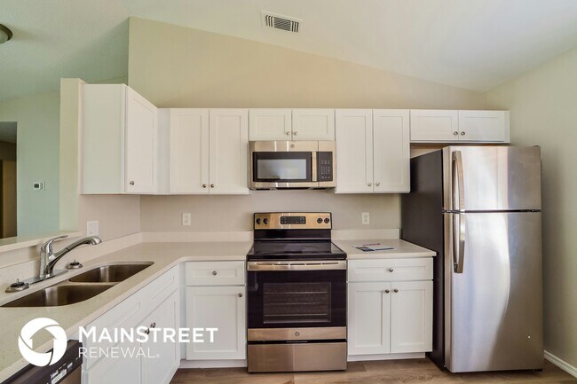 Foto del edificio - 7608 Lakeside Woods Dr