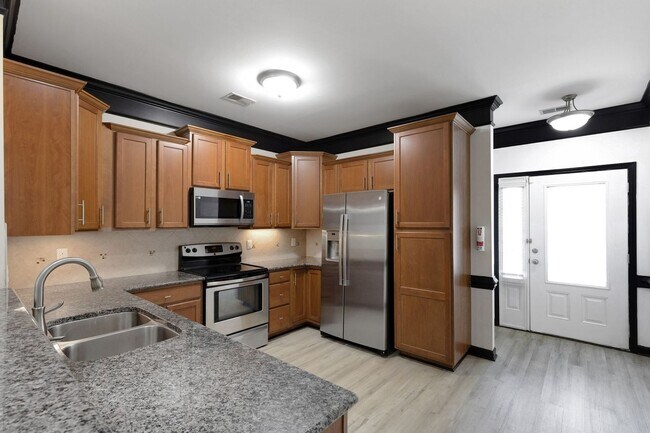 Foto del edificio - Spacious 3BR Townhome in Fayetteville