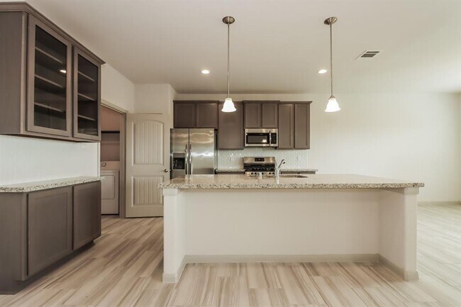 Foto del edificio - 7923 Cypress Country Dr