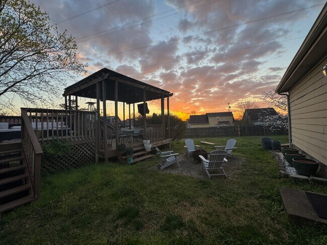 Foto del edificio - 816 Crescent Hill Rd