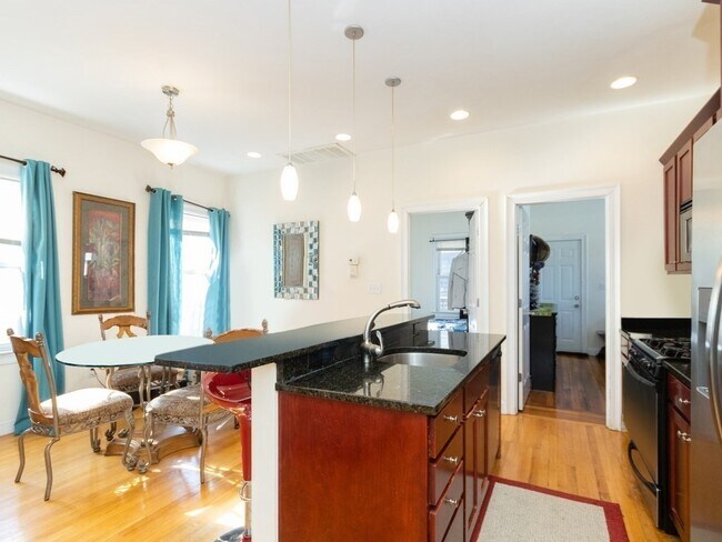 Building Photo - 309 Wood Ave