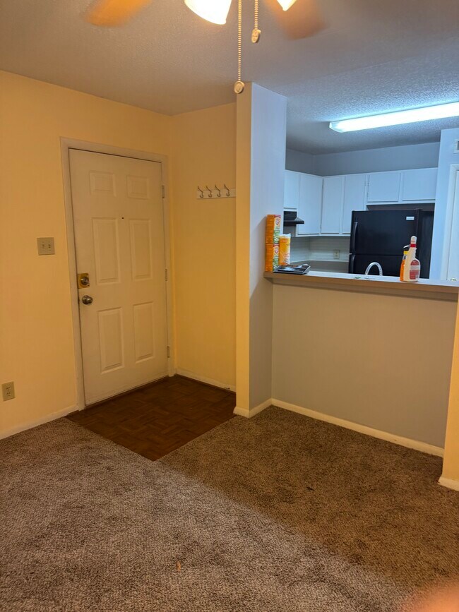 Foto del edificio - 3704 Chimney Ridge Pl