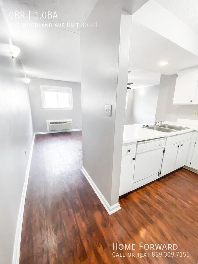 Foto del edificio - 562 Woodland Ave