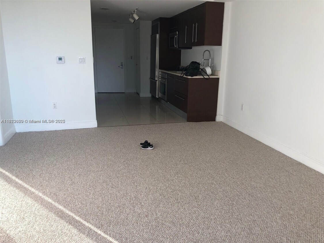 Primary Photo - 465 Brickell Ave