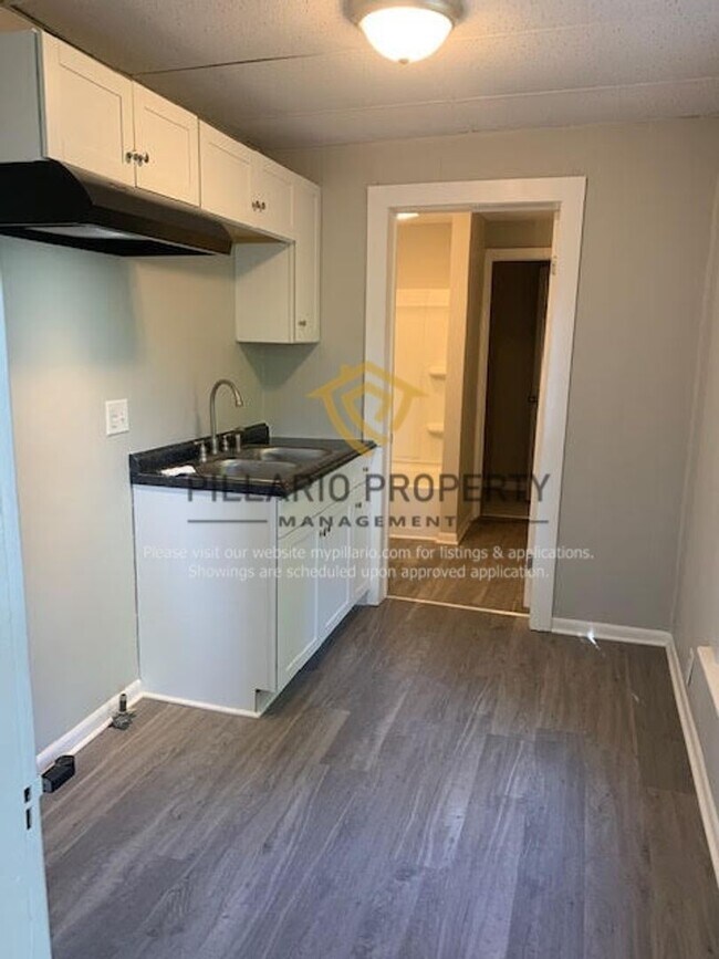 Foto del edificio - 1017 W 33rd St