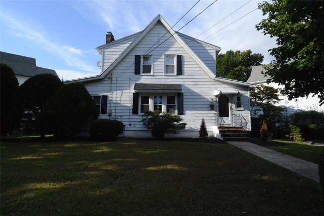 Building Photo - 121 Hutchinson Blvd