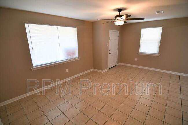 Foto del edificio - 11965 Troy St