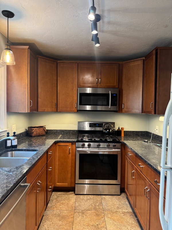 Building Photo - 62 Freetown Rd