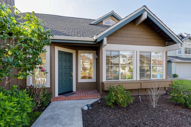 Foto del edificio - 3 Bed / 3 Bath single family home with huge backyard in Foster City. YouTube tour!!