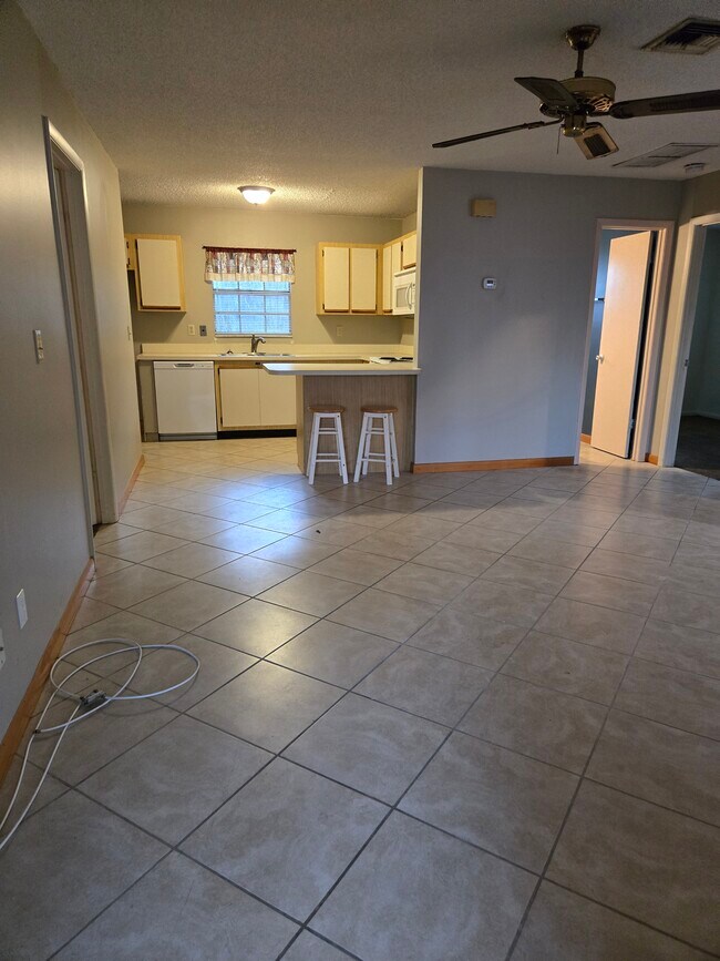 Foto del edificio - 4880 SE 44th St