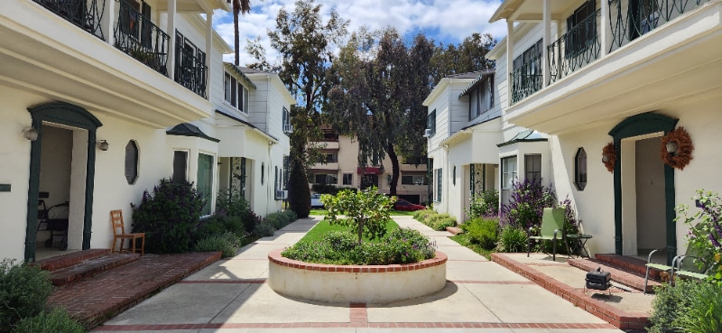 Photo - 224 S Tower Dr (Beverly Hills, CA)