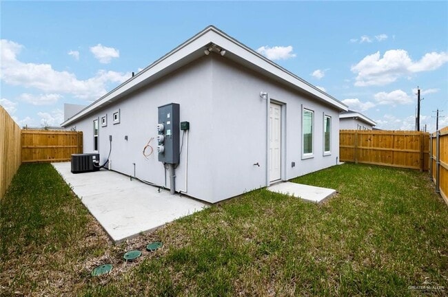 Building Photo - 15 Valle Vista St