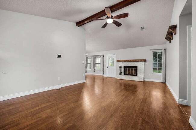 Foto del edificio - 202 Brittany Ln
