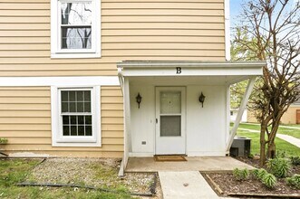 Building Photo - 2570 Ivy Hill Ln