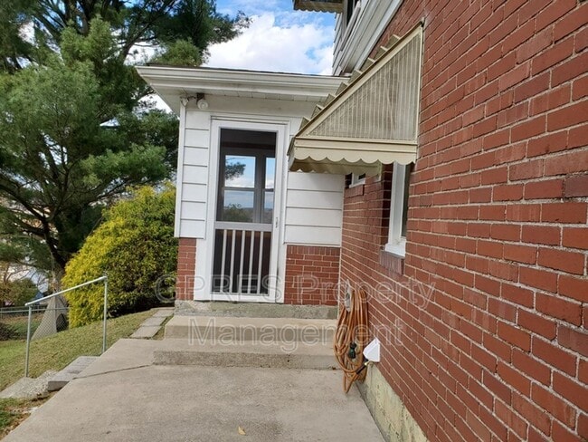 Building Photo - Great single family home in Verona