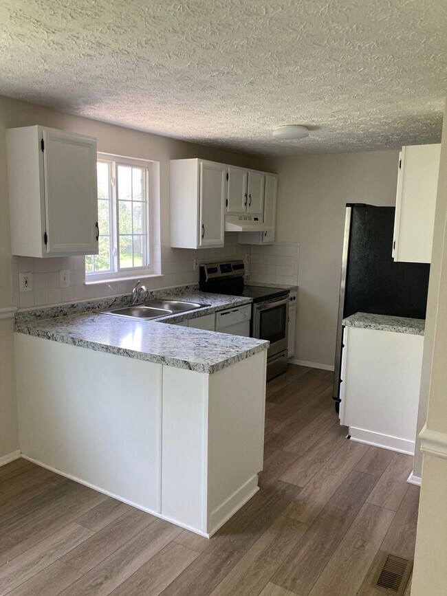 Building Photo - Farmbrook Rental