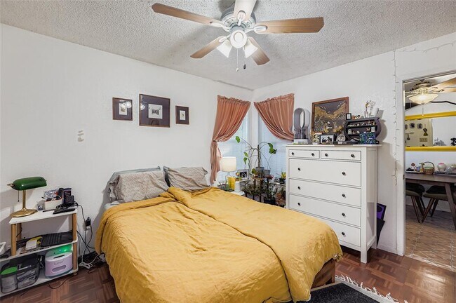 Foto del edificio - 7214 Salt Springs Dr